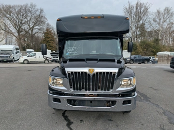 Picture of 2013 Starcraft Executive Shuttle Bus