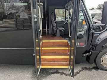 Picture of 2013 Starcraft Executive Shuttle Bus