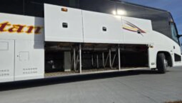 Picture of 2007 MCI J4500 Motor Coach 