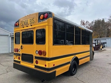Picture of 2017 Chevrolet Express G3500 Cutaway School Bus