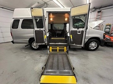 Picture of 2014 Ford E250 Shuttle Bus