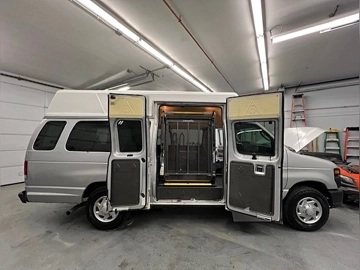 Picture of 2014 Ford E250 Shuttle Bus