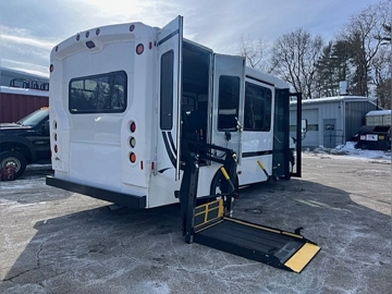 Picture of 2011 Ford E350 Super Duty ADA Shuttle Bus