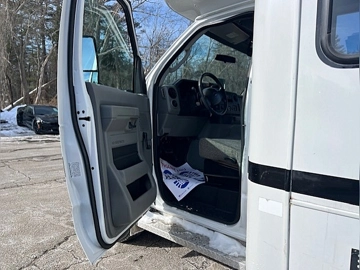 Picture of 2011 Ford E350 Super Duty ADA Shuttle Bus