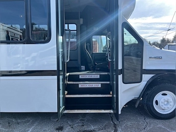 Picture of 2011 Ford E350 Super Duty ADA Shuttle Bus