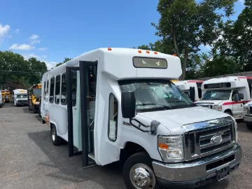 Picture of 2014 Ford E450 Diamond Coach ADA Shuttle Bus