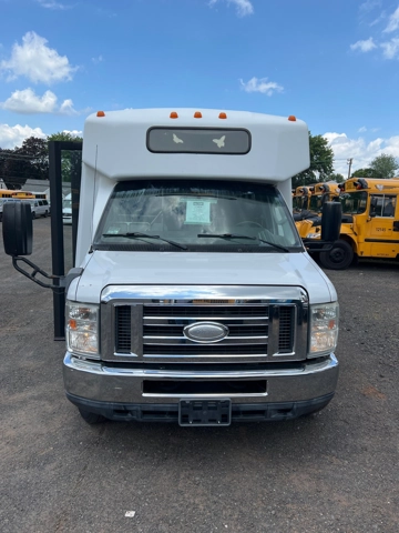 Picture of 2014 Ford E450 Diamond Coach ADA Shuttle Bus