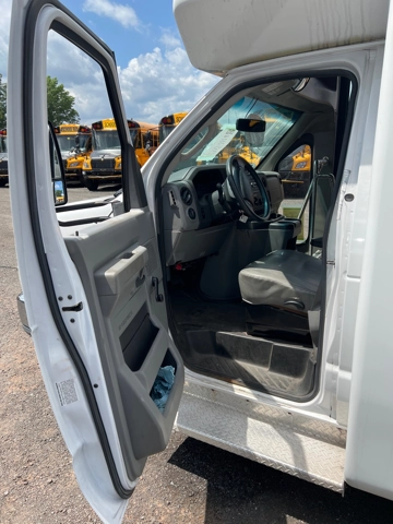 Picture of 2014 Ford E450 Diamond Coach ADA Shuttle Bus