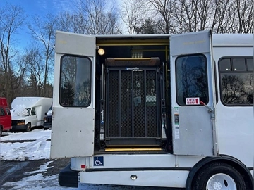 Picture of 2016 Ford E450 ADA Shuttle Bus