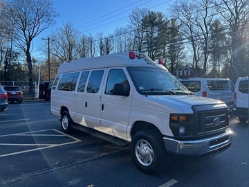 Picture of 2014 Ford E-350 Super Duty ADA Shuttle Bus