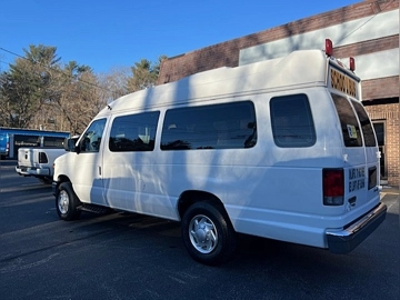Picture of 2014 Ford E-350 Super Duty ADA Shuttle Bus