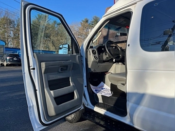 Picture of 2014 Ford E-350 Super Duty ADA Shuttle Bus