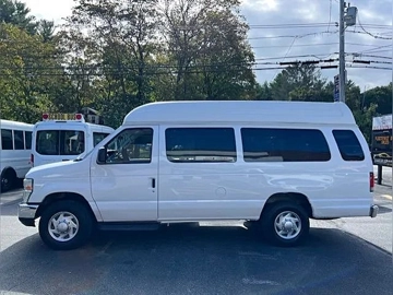 Picture of 2009 Ford E350 Super Duty Shuttle Bus
