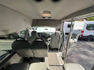 Picture of 2009 Ford E350 Super Duty Shuttle Bus