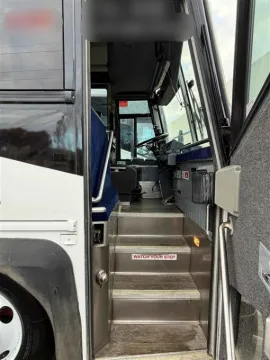 Picture of 2009 MCI D 4505 ADA Coach
