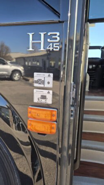 Picture of 2014 Prevost H3-45 Motor Coach