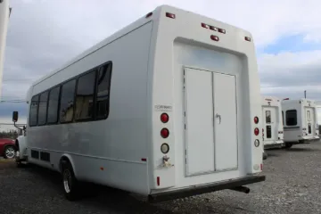 Picture of 2002 International 3400 ADA Shuttle Bus