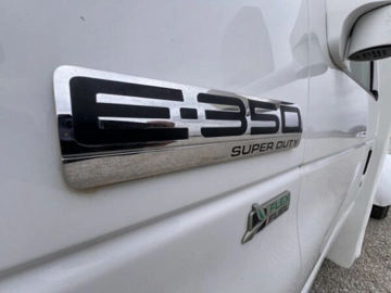 Picture of 2016 Ford Starcraft Shuttle Bus