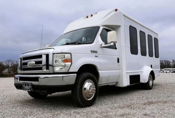 Picture of 2016 Ford Starcraft Shuttle Bus