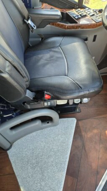 Picture of 2015 MCI J4500 Motor Coach