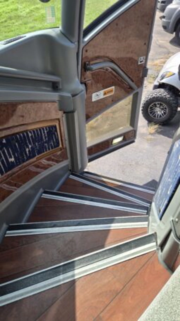 Picture of 2015 MCI J4500 Motor Coach