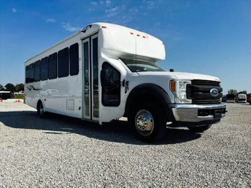 Picture of 2017 Ford F550 Starcraft XL Shuttle Bus