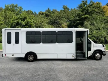 2015 Ford E-450 Wheelchair Accessible Shuttle Bus