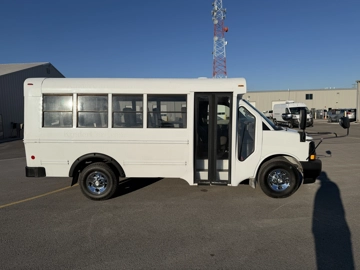 Picture of 2017 Chevrolet Girardin Express 3500 Shuttle Bus