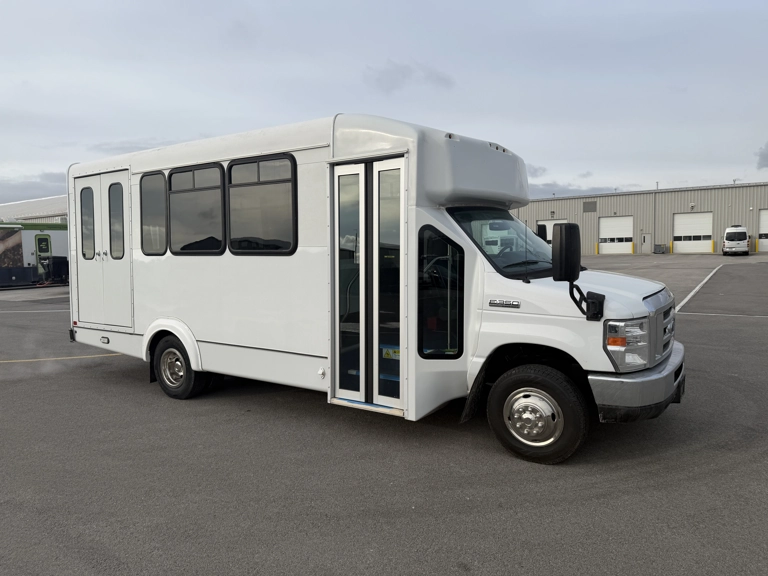 Picture of 2018 Ford Eldorado E350 ADA Shuttle Bus