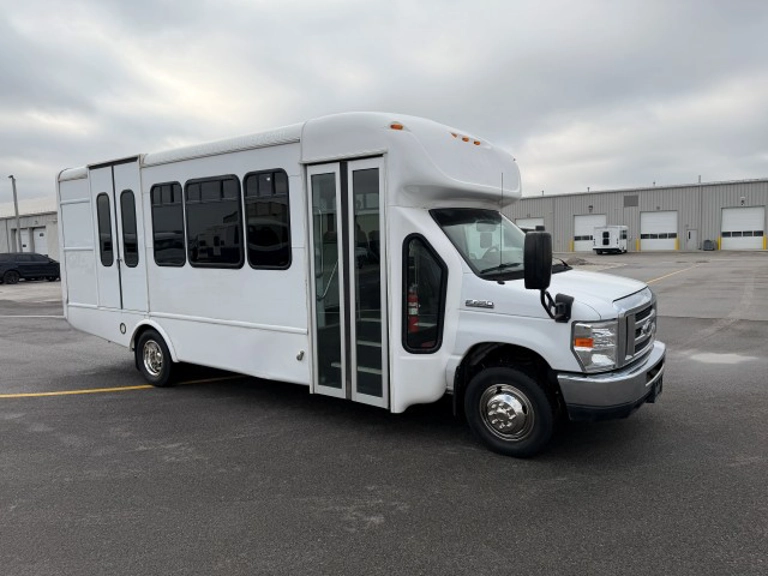 Picture of 2019 Starcraft E450 ADA Shuttle Bus