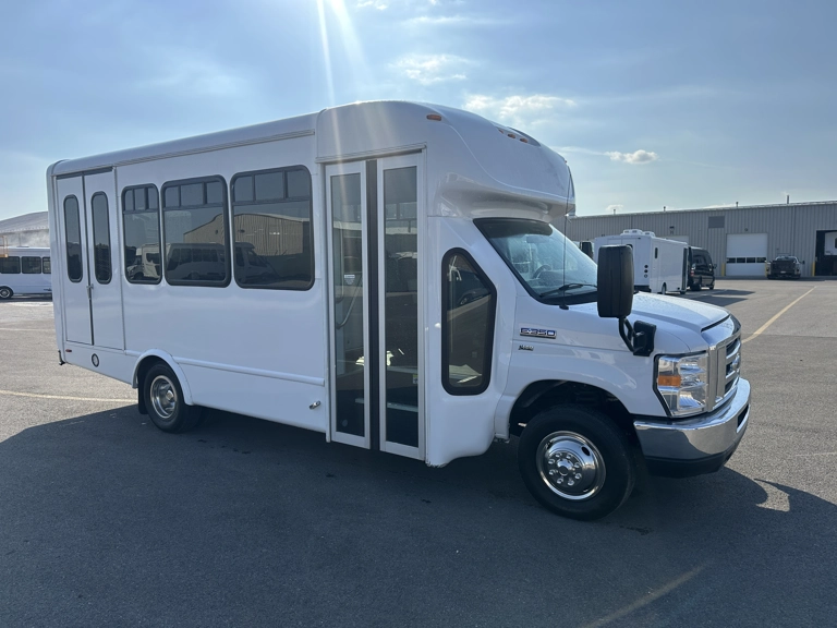 Picture of 2017 Starcraft E350 ADA Shuttle Bus