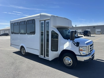 Picture of 2017 Ford Eldorado E350 Shuttle Bus