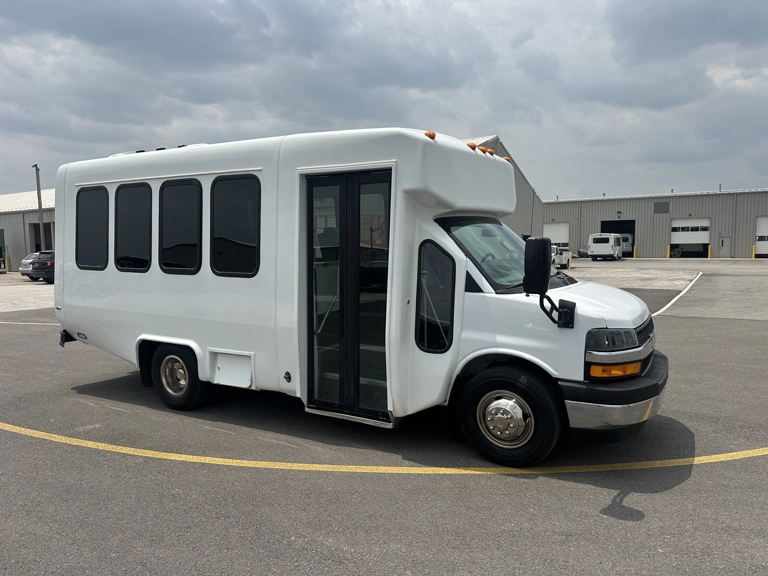 Picture of 2020 Diamond Chevy Express 3500 Shuttle Bus