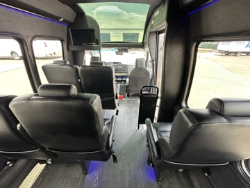 Picture of 2018 Turtle Top E350 Shuttle Bus
