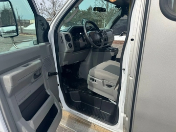 Picture of 2018 Ford E-450 Wheelchair Shuttle Bus