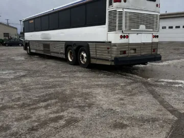 Picture of 2006 MCI D4500 Coach Bus