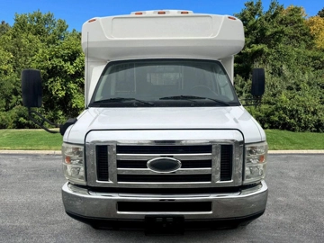Picture of 2015 Ford E-450 Wheelchair Accessible Shuttle Bus