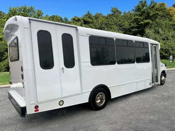 Picture of 2015 Ford E-450 Wheelchair Accessible Shuttle Bus