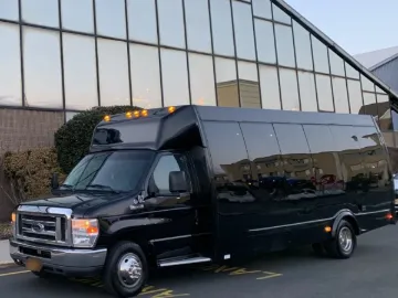 Picture of 2011 Ford E450 Super Duty Shuttle Bus
