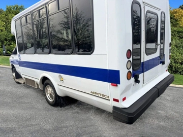 Picture of 2014 Ford E350 Non-CDL Wheelchair Shuttle Bus