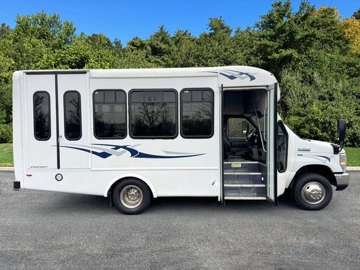 Picture of 2016 Ford E-350 Cutaway Non-Cdl Wheelchair Shuttle Bus