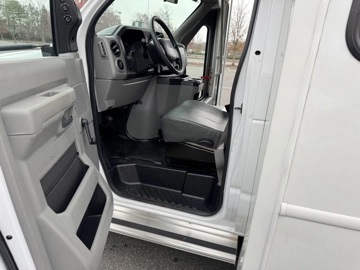 Picture of 2016 Ford E-350 Cutaway Non-Cdl Wheelchair Shuttle Bus