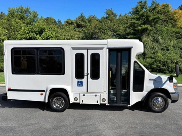 Picture of 2013 Ford E-350 Cutaway Shuttle Bus
