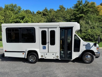 Picture of 2013 Ford E-350 Cutaway Shuttle Bus