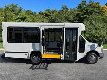 Picture of 2013 Ford E-350 Cutaway Shuttle Bus