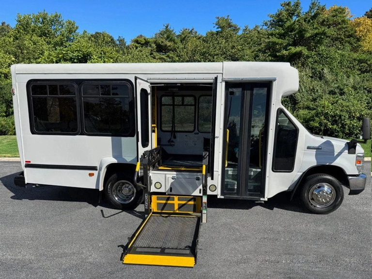 Picture of 2013 Ford E-350 Cutaway Shuttle Bus