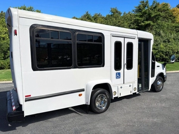 Picture of 2013 Ford E-350 Cutaway Shuttle Bus