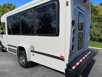 Picture of 2013 Ford E-350 Cutaway Shuttle Bus
