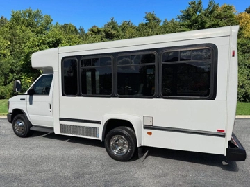Picture of 2013 Ford E-350 Cutaway Shuttle Bus