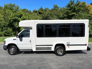 Picture of 2013 Ford E-350 Cutaway Shuttle Bus
